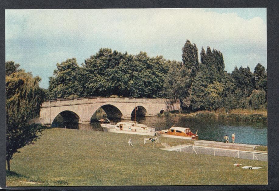 Oxfordshire Postcard - The Bridge, Shillingford From The Shillingford Bridge Hotel - Mo’s Postcards 