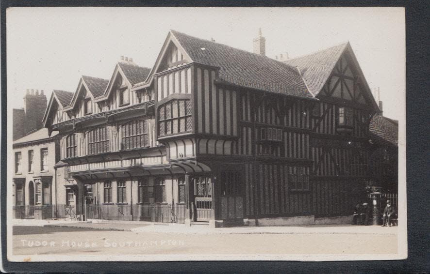 Hampshire Postcard - Tudor House, Southampton - Mo’s Postcards 
