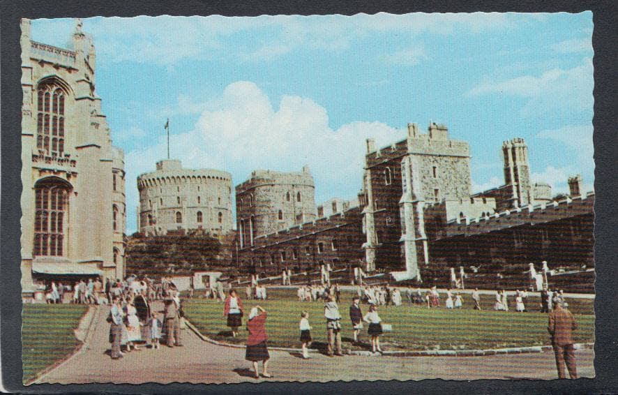 Berkshire Postcard - Windsor Castle and Grounds - Mo’s Postcards 