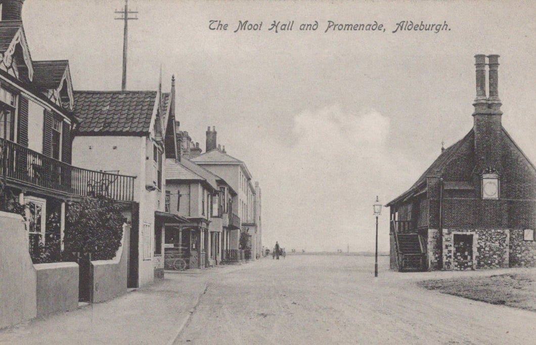 Suffolk Postcard - The Moot Hall and Promenade, Aldeburgh - Mo’s Postcards 