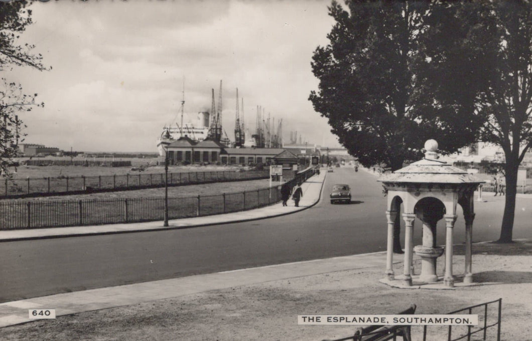 Hampshire Postcard - The Esplanade, Southampton - Mo’s Postcards 