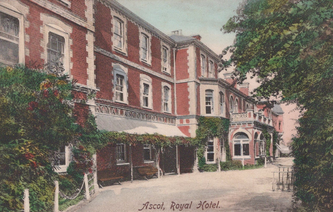 Berkshire Postcard - Ascot, Royal Hotel - Mo’s Postcards 
