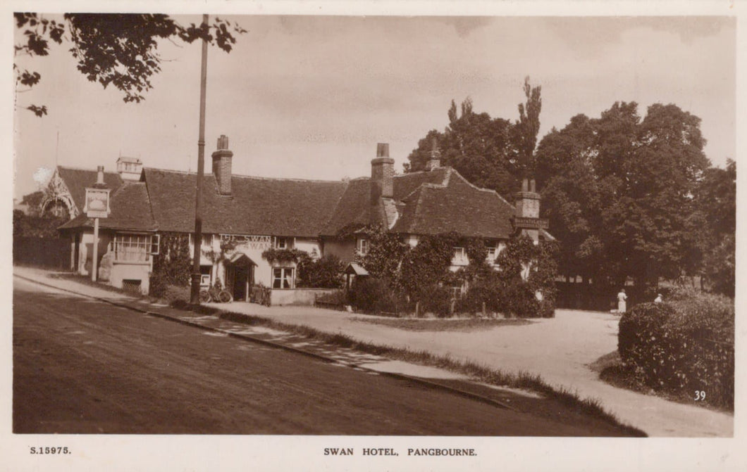 Berkshire Postcard - Swan Hotel, Pangbourne - Mo’s Postcards 