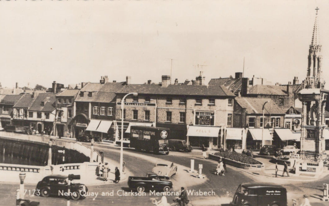Cambridgeshire Postcard - Nene Quay and Clarkson Memorial, Wisbech - Mo’s Postcards 