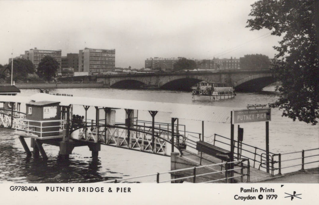 London Postcard - Putney Bridge and Pier - Mo’s Postcards 