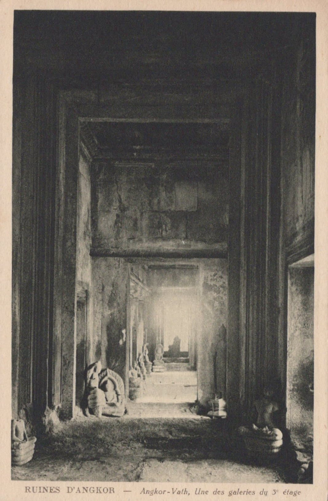 Cambodia Postcard - Ruines D'Angkor - Angkor-Vath, Une Des Galeries - Mo’s Postcards 