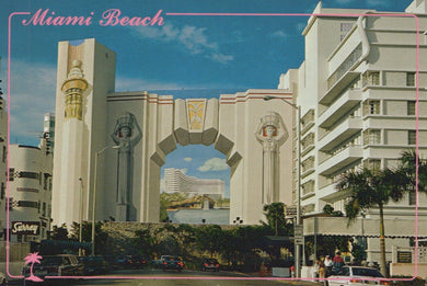 America Postcard - 3-D Painting on South Wall of Fontaine-Bleau Hilton Hotel, Miami Beach - Mo’s Postcards 