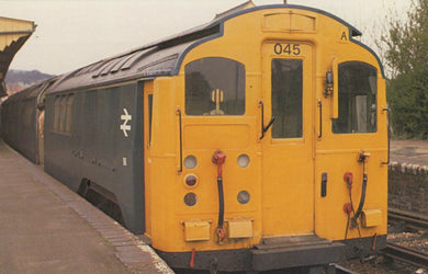 Railways Postcard - Ex L.T.Stock No 045 Train at Shanklin, Isle of Wight in April 1979 - Mo’s Postcards 