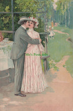 Load image into Gallery viewer, Glamour Postcard - Fashion - Couple Kissing
