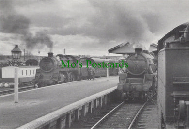 Railways Postcard - Trains at Elgin