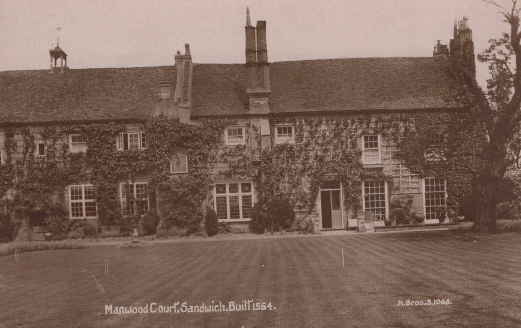 Kent Postcard - Manwood Court, Sandwich, Built 1564 - Mo’s Postcards 