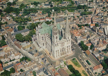 Load image into Gallery viewer, France Postcard - Aerial View of Chartres - La Cathedrale Notre-Dame - Mo’s Postcards 
