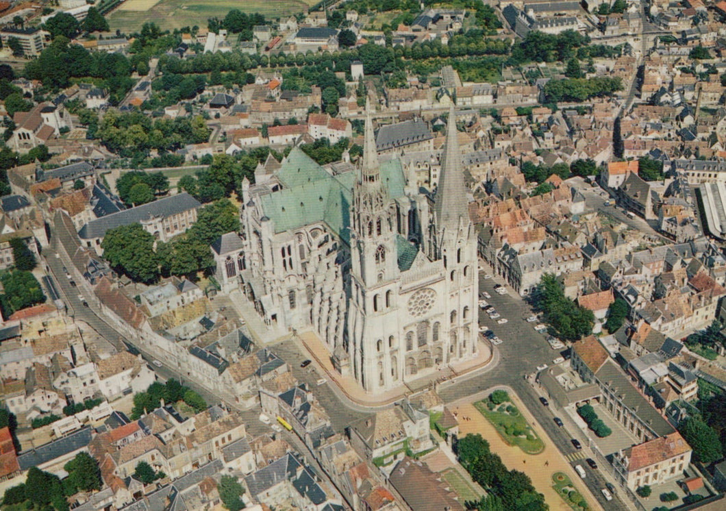 France Postcard - Aerial View of Chartres - La Cathedrale Notre-Dame - Mo’s Postcards 