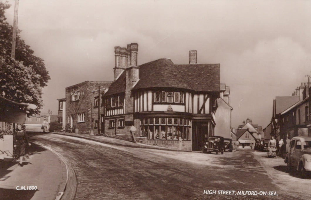 Hampshire Postcard - High Street, Milford-On-Sea - Mo’s Postcards 