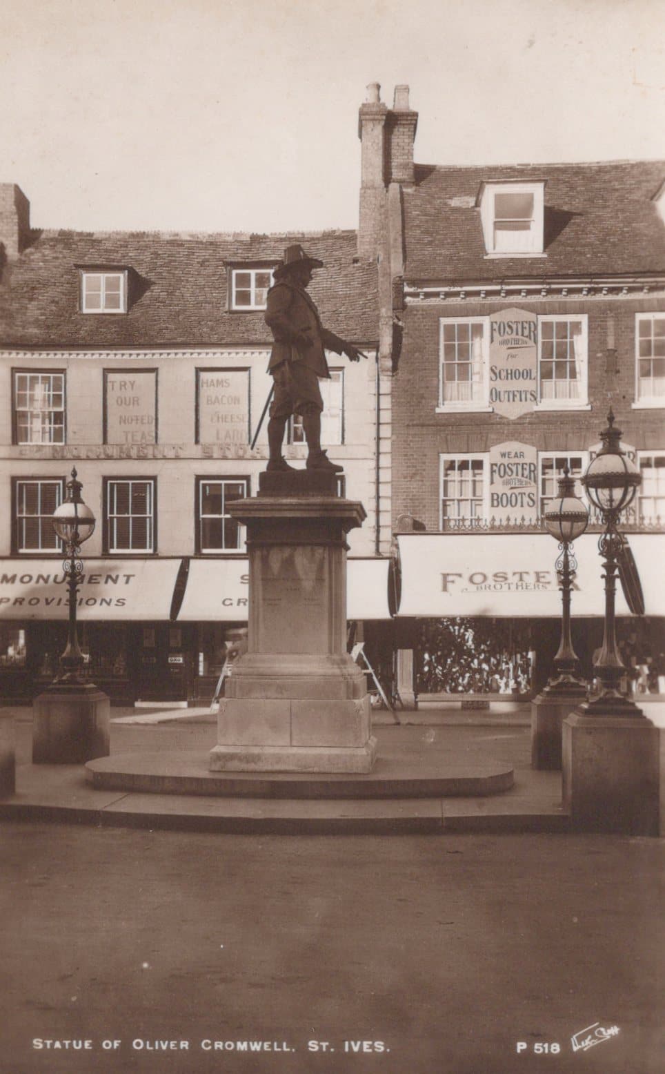 Cambridgeshire Postcard - Statue of Oliver Cromwell, St Ives - Mo’s Postcards 